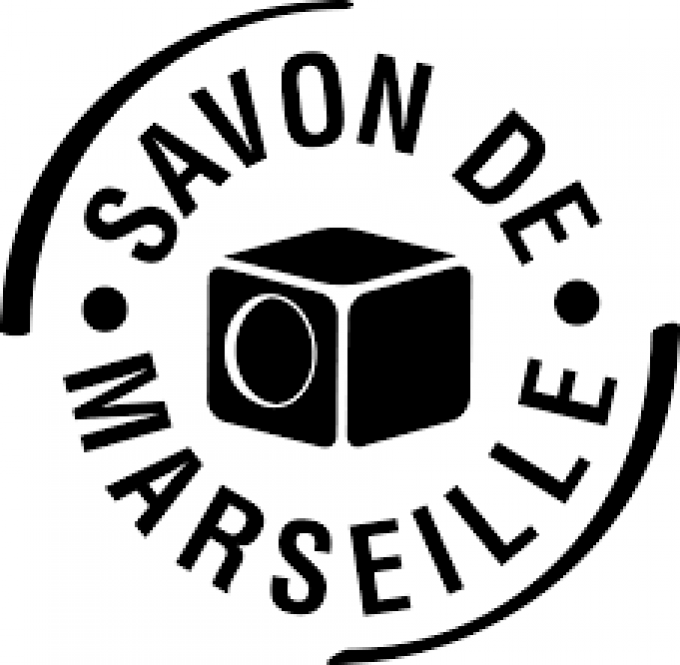 savon-Marseille-blanc-huile-végétale-en-rouleau-le-sérail-3.jpg
