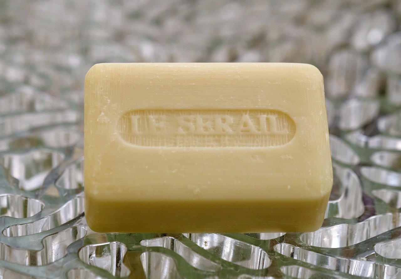 Savon de Marseille blanc huile végétale 100GR LE SERAIL Douceurdessens
