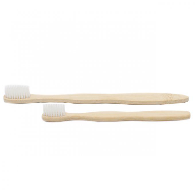 brosses-à-dents-en-bambou-lot-de-4-adultes-enfants-4-aw-douceur-des-sens.jpg