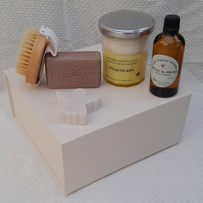 coffret-gommage-pinacolada-huile-noyau-peche-douceur-des-sens-1.jpg