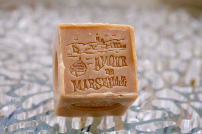 Savon de Marseille monoï cube 150GR | LE SERAIL