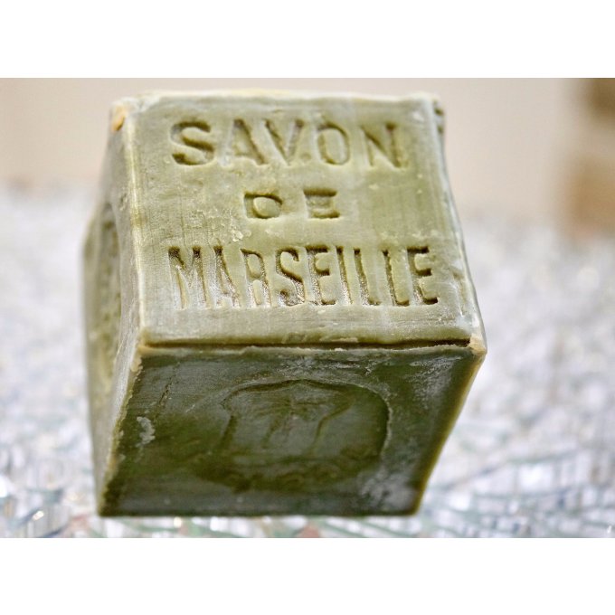savon-de-marseille-100%-huile-d-olive-cube-olive-1kg-le-sérail-4-douceur-des-sens.jpg