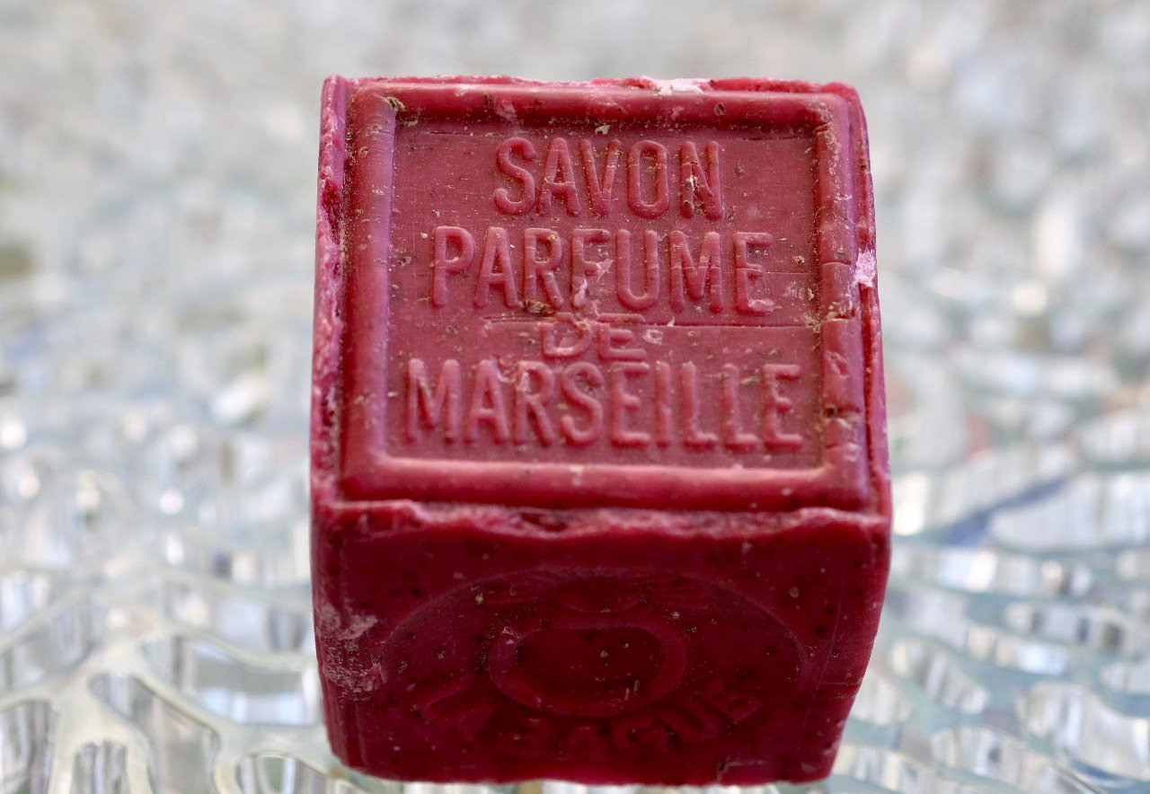 Savon de Marseille vigne rouge cube 300GR | LE SERAIL