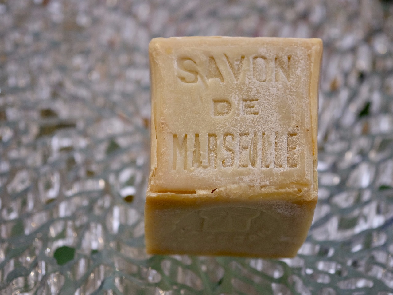 Savon de Marseille cube blanc huile végétale 1KG | LE SERAIL