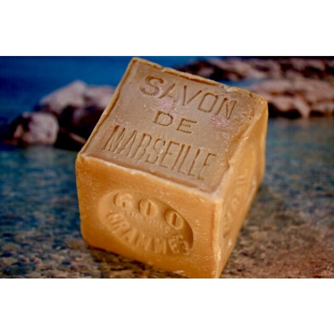 cube-savon-Marseille-600g-végétal-3-sérail-douceur-des-sens.jpg