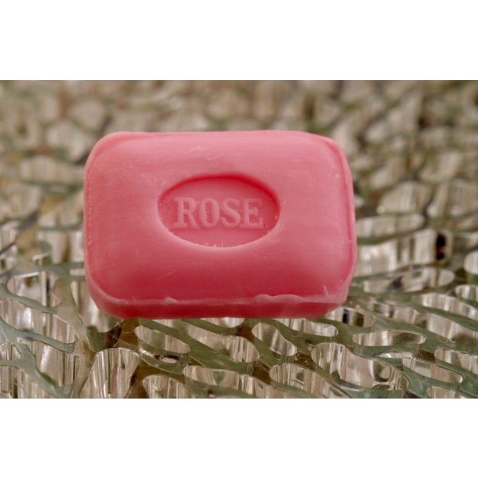 savon-de-Marseille-rose-Le-Sérail.jpg