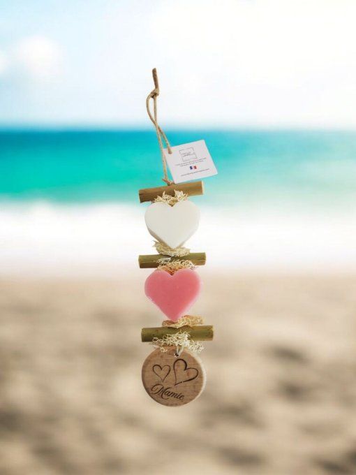 Tresse savon 2 coeurs rond en bois "Mamie"